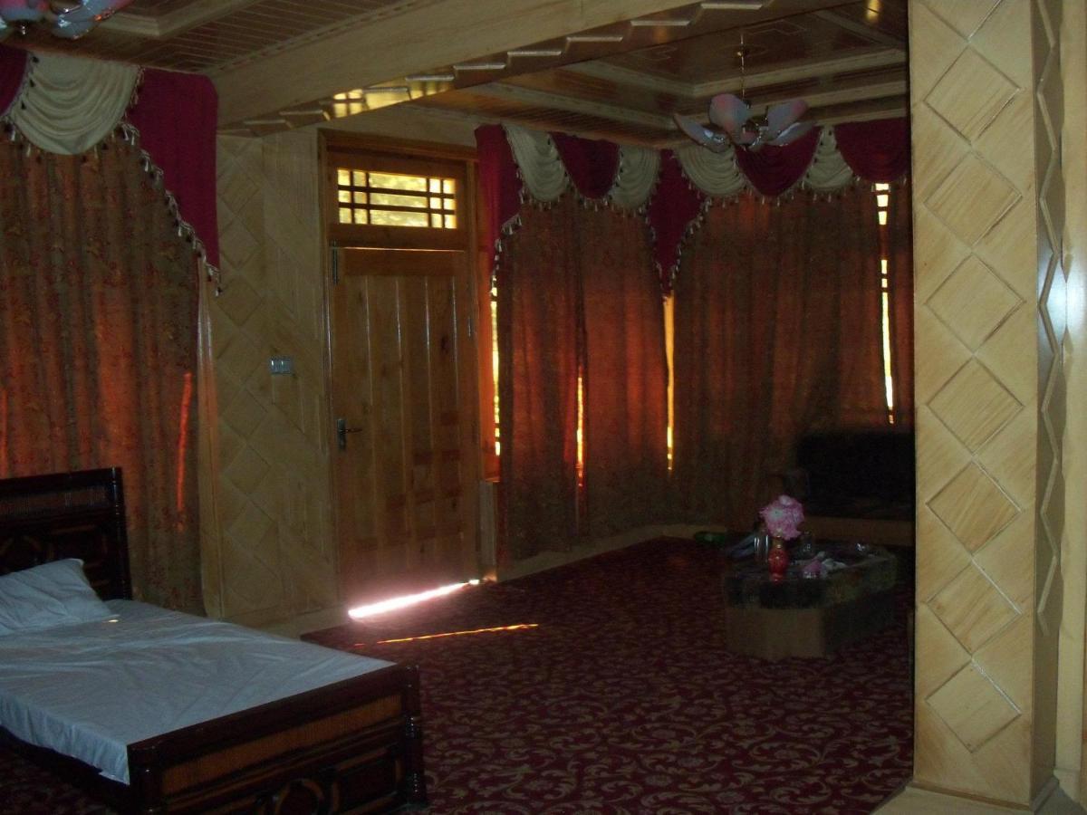 Manila Huts Hotel นารัน ภายนอก รูปภาพ